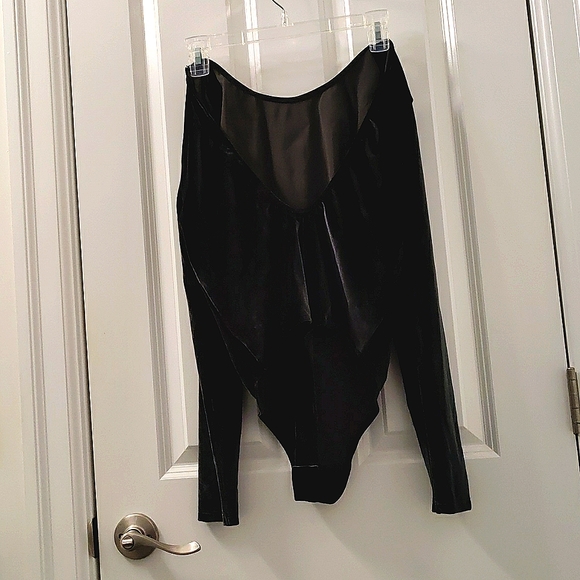 Victoria's Secretecret bodysuit size M - Picture 3 of 4